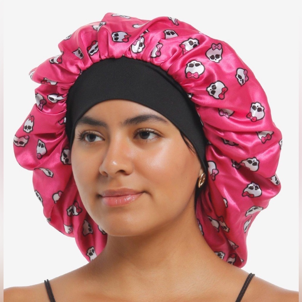 Monster High “Draculaura” Reversible Character Bonnet- New - Picture 3 of 3